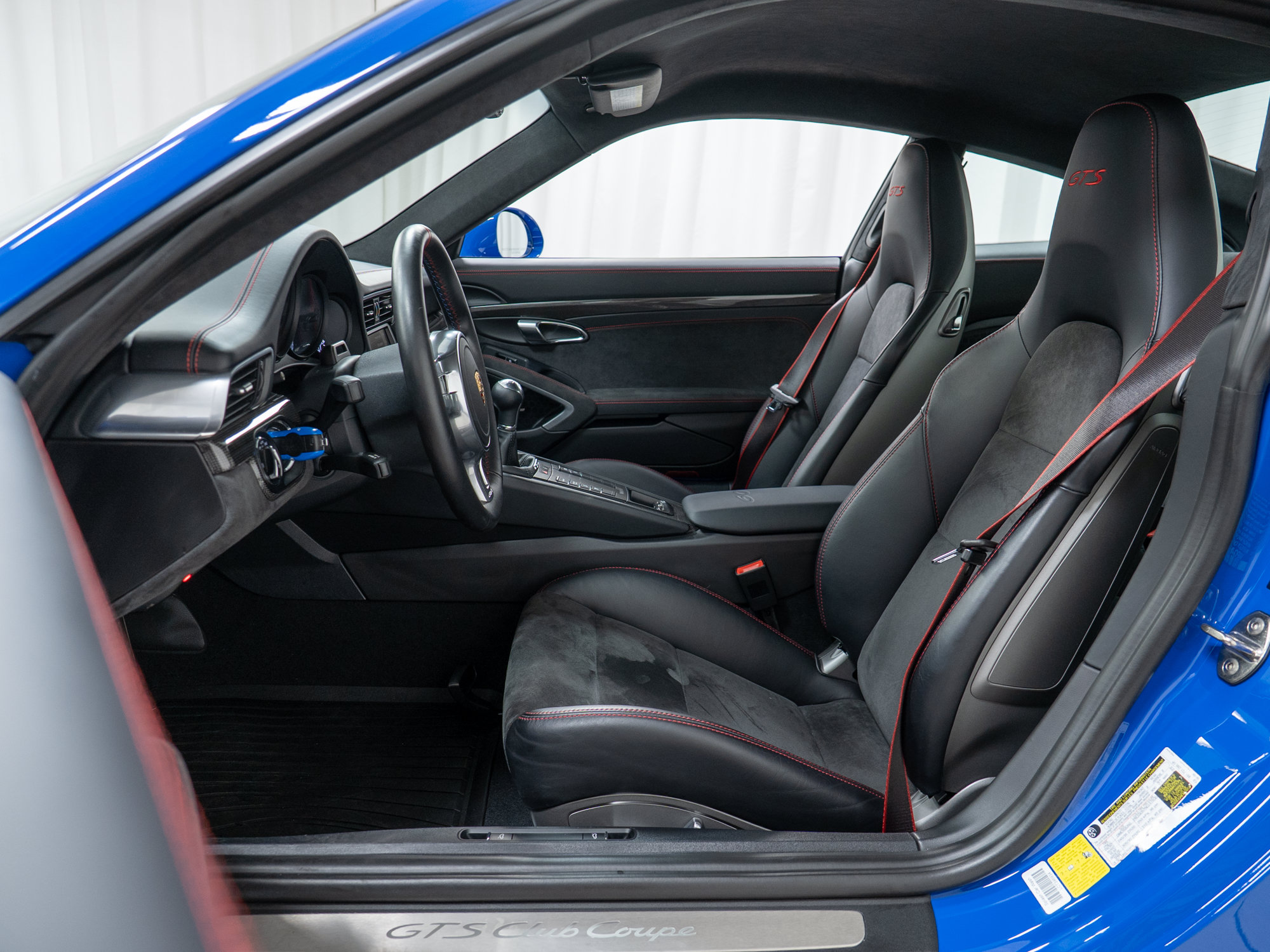 Certified 2016 Porsche 911 Carrera GTS RWD image 20