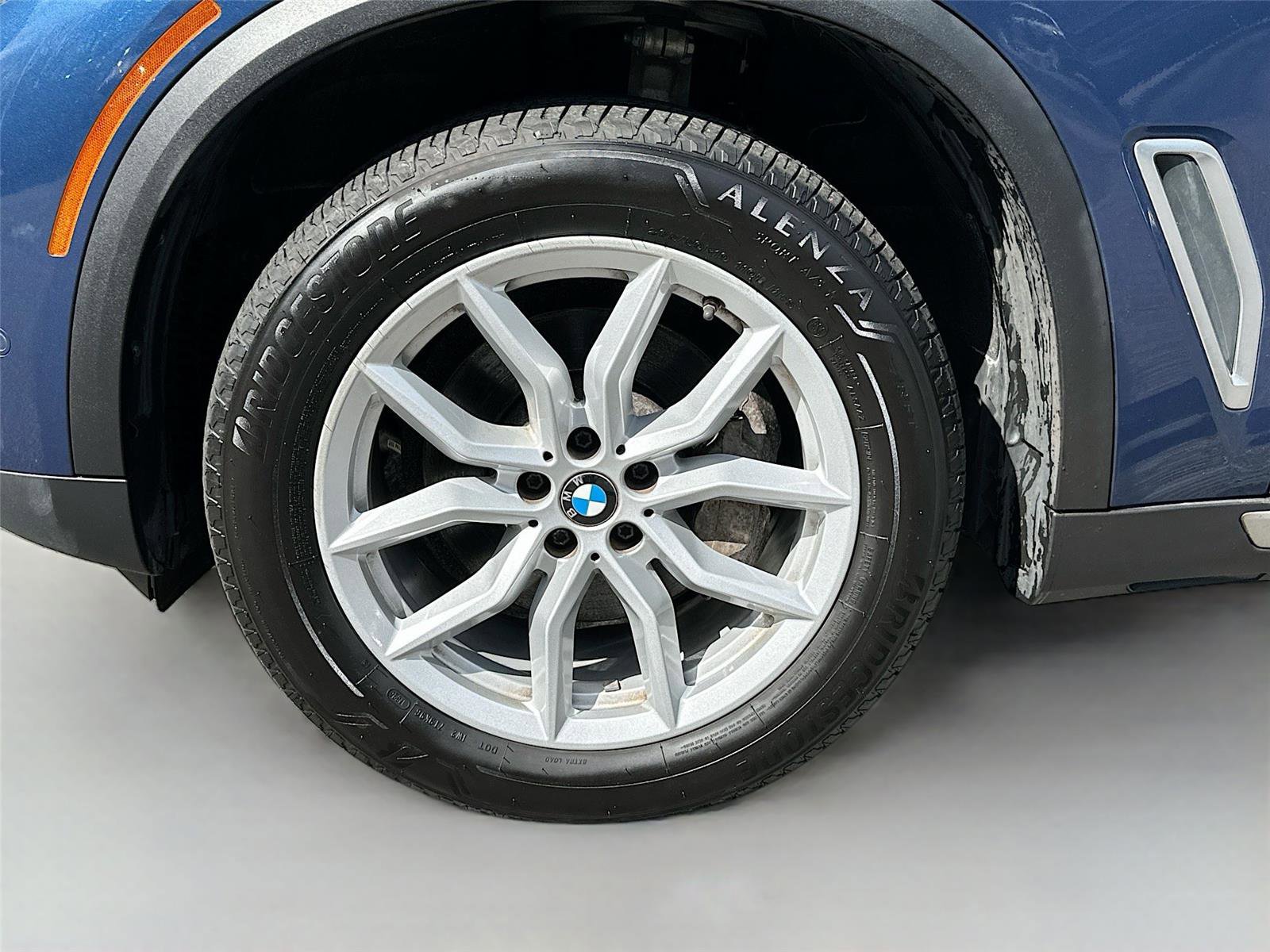 Used 2023 BMW X5 xDrive40i w/ Premium Package image 32