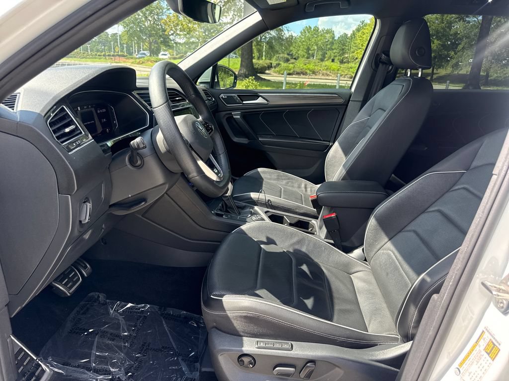 Used 2022 Volkswagen Tiguan SEL R-Line AWD/4WD image 12