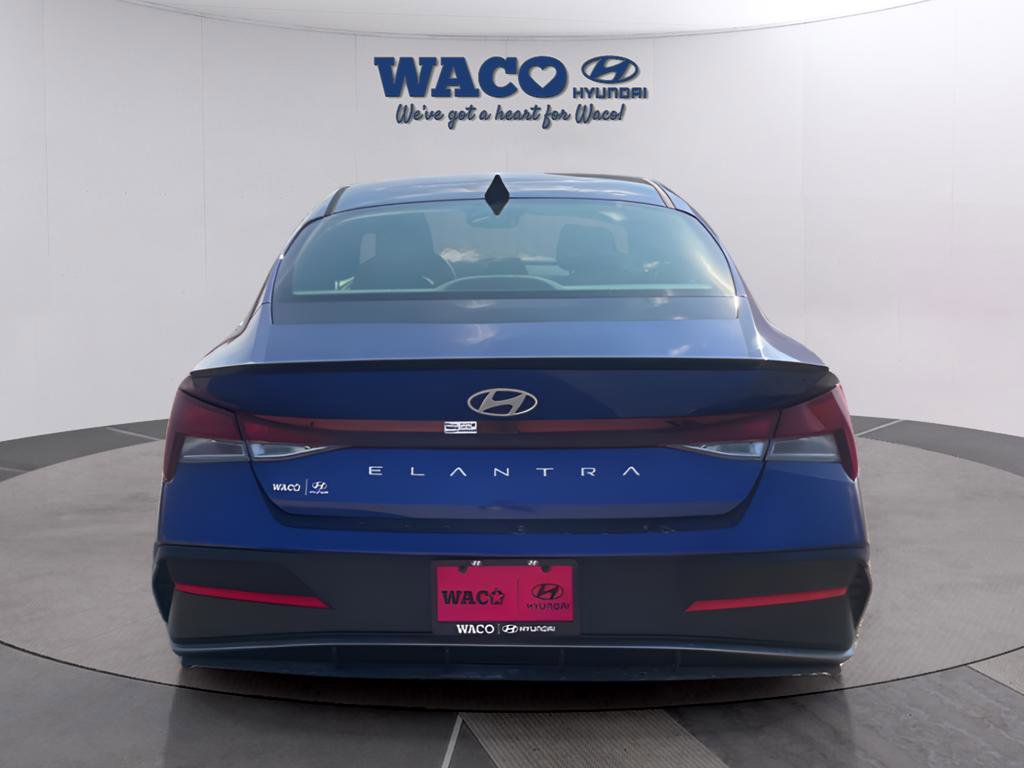 Used 2025 Hyundai Elantra Sport image 4