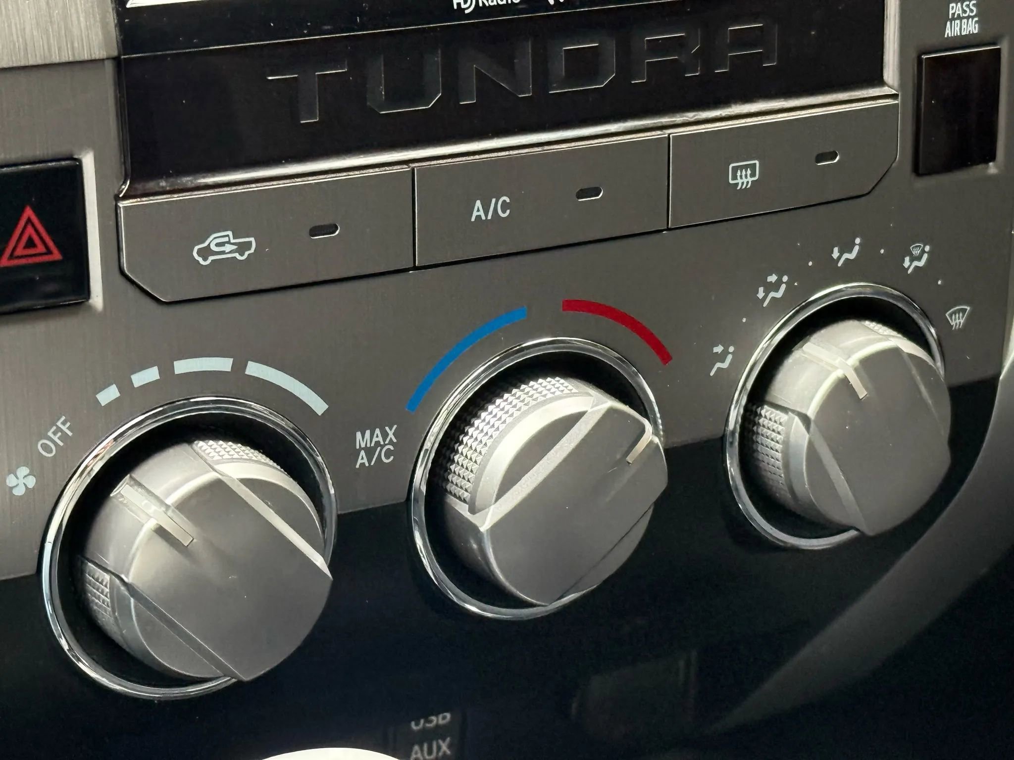 Used 2018 Toyota Tundra SR5 w/ SR5 Upgrade Package image 16