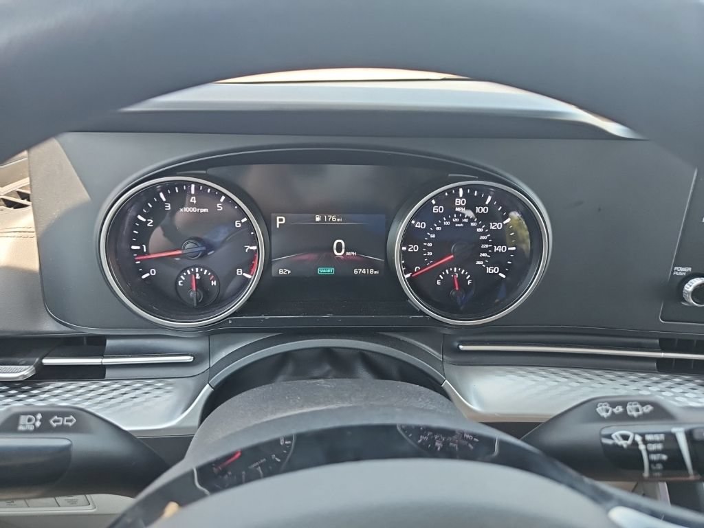Used 2024 Kia Carnival LX FWD image 19