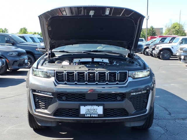 New 2026 Jeep Grand Cherokee L Limited w/ Luxury Tech Group II AWD/4WD image 23