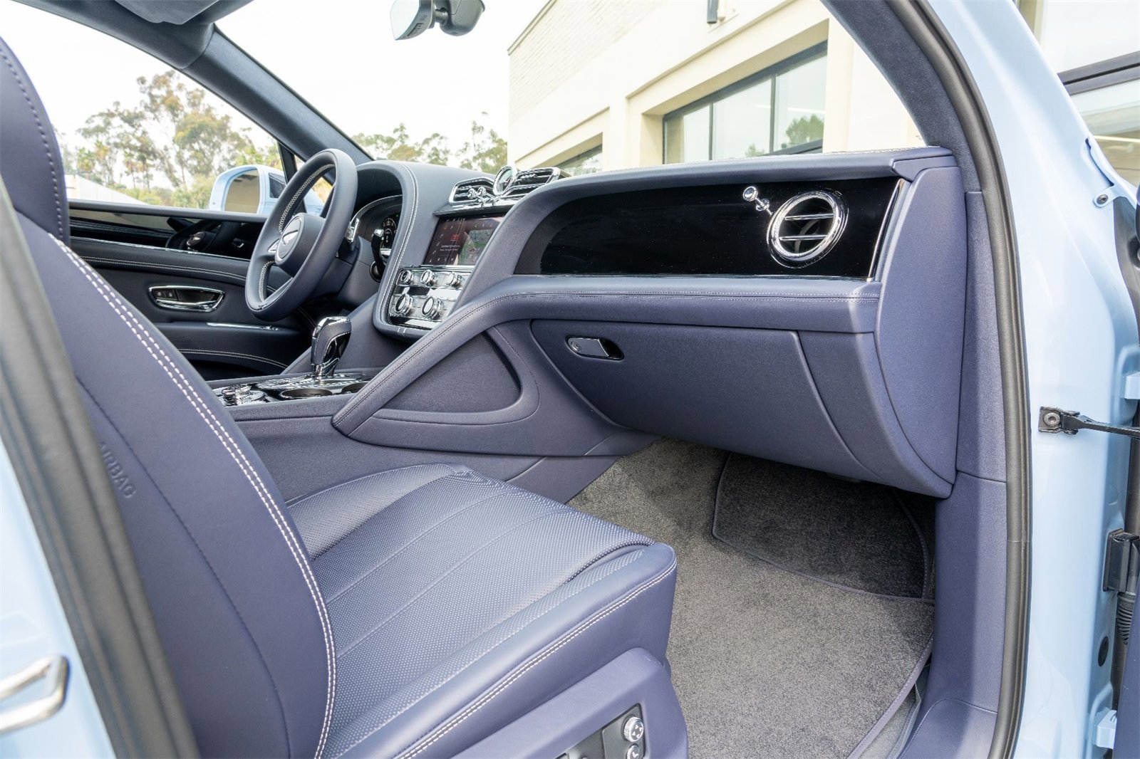 New 2025 Bentley Bentayga image 36