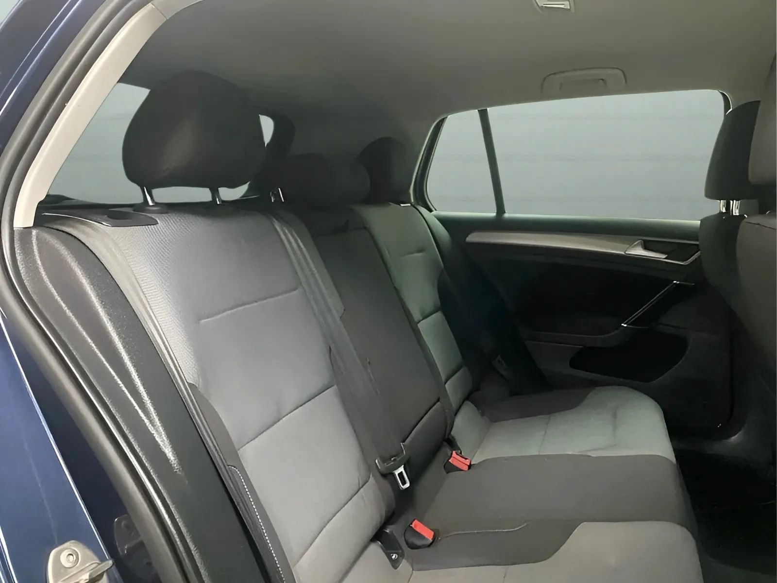 Used 2016 Volkswagen e-Golf SE w/ DC Fast Charging Package FWD image 13