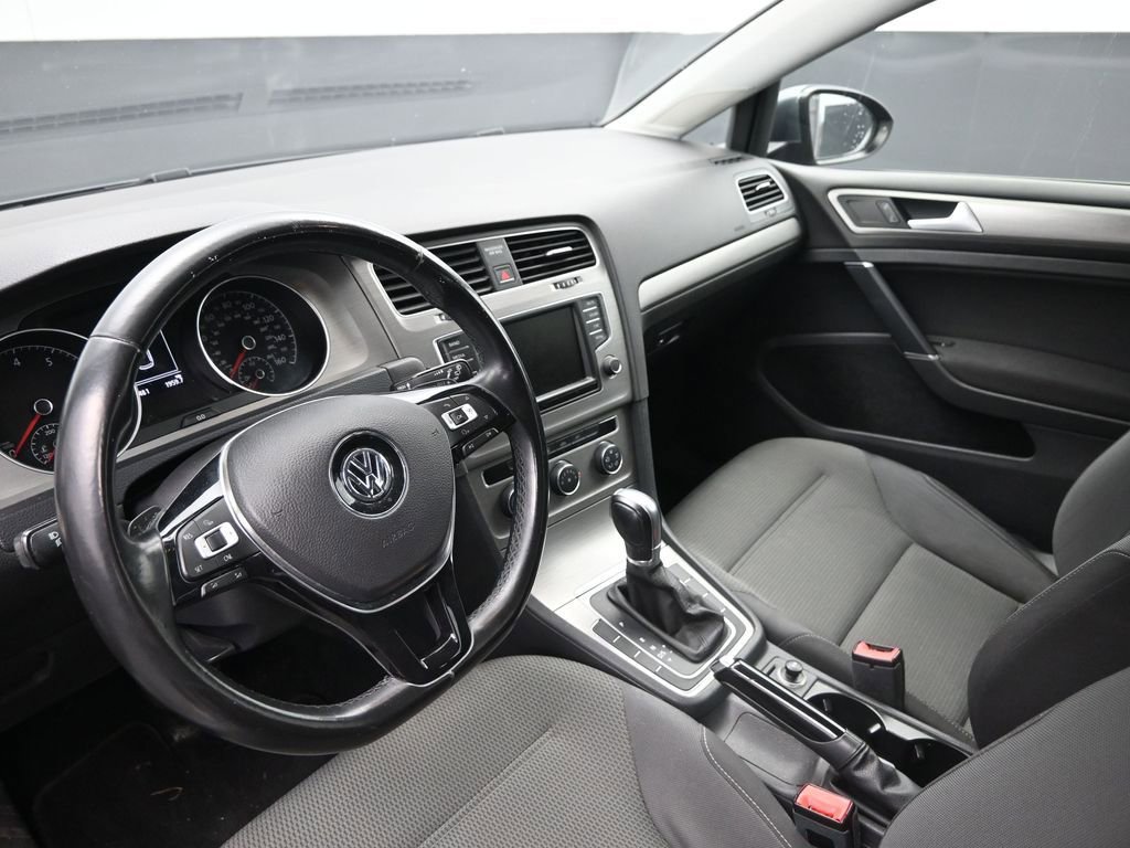 Used 2016 Volkswagen Golf S FWD image 17