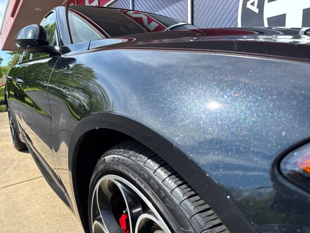 Used 2024 Alfa Romeo Giulia AWD image 2