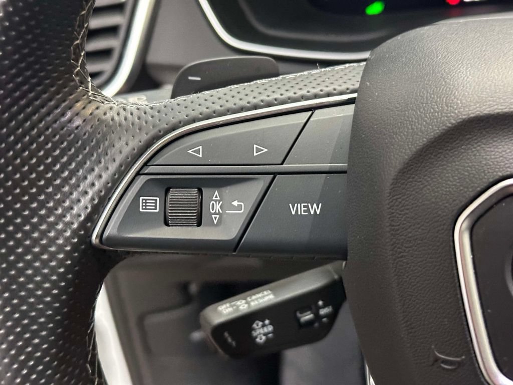 Used 2023 Audi Q5 e Prestige AWD/4WD image 30