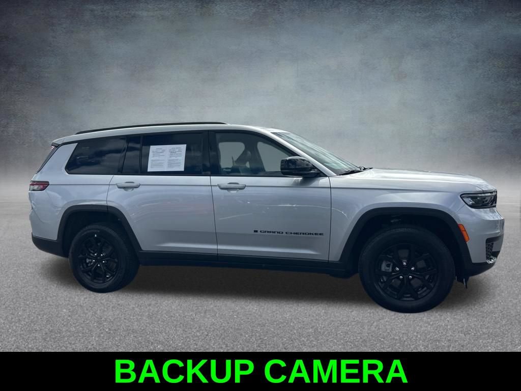 Used 2025 Jeep Grand Cherokee L Altitude RWD image 4