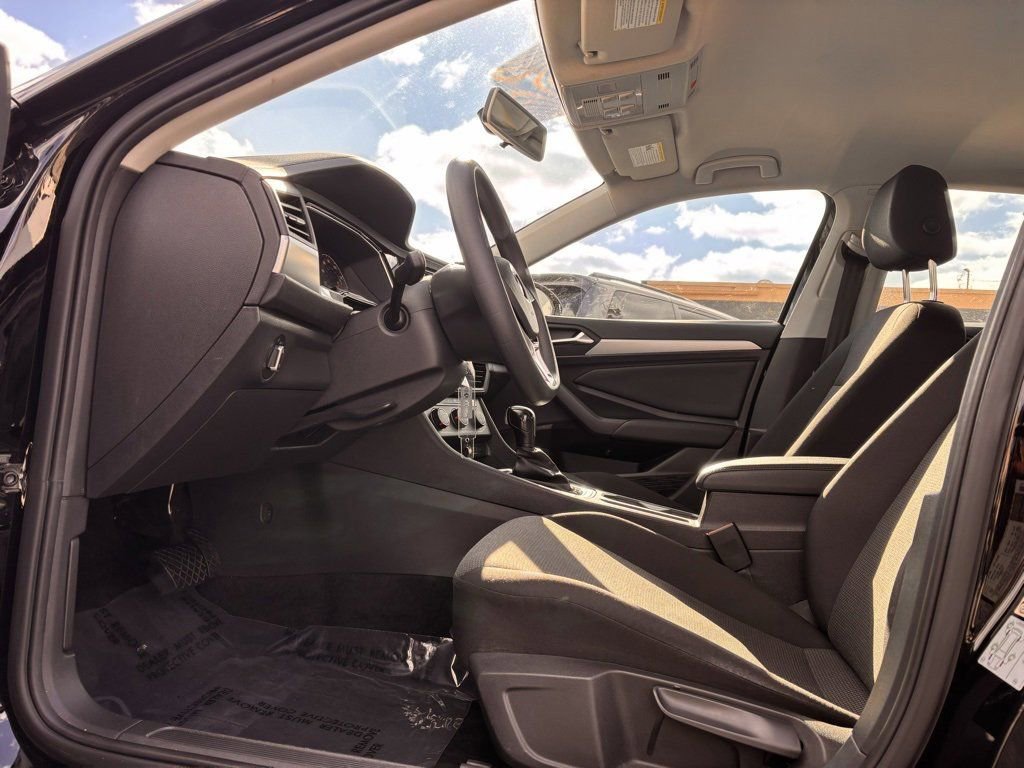 Used 2021 Volkswagen Jetta S w/ Driver Assistance Package image 10