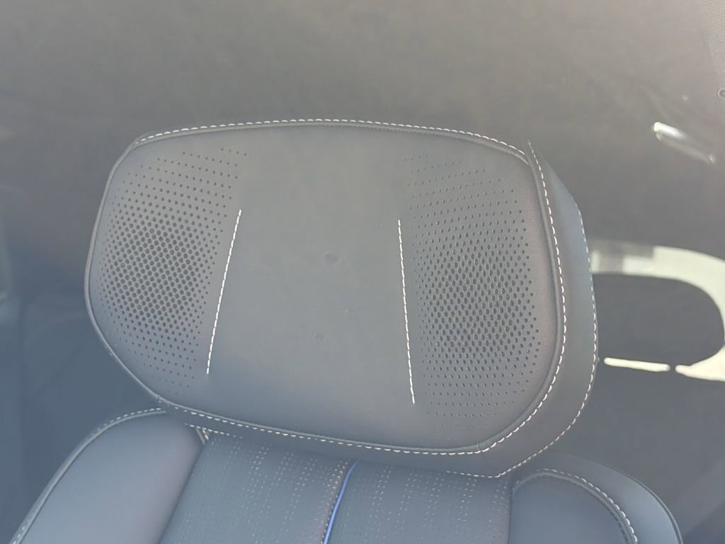 New 2026 Cadillac Lyriq Premium Sport w/ LPO, ONYX Package AWD/4WD image 21