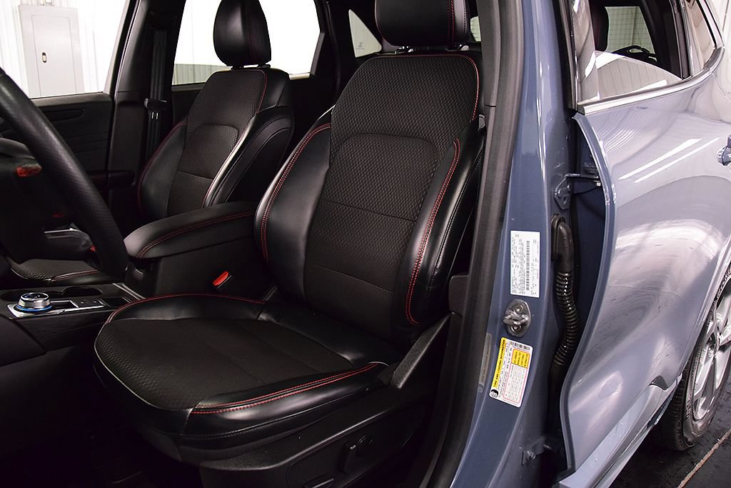 Used 2023 Ford Escape ST-Line w/ Tech Pack #1 AWD/4WD image 28