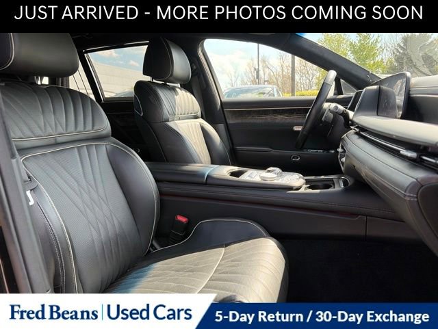 Used 2023 Genesis G90 3.5T AWD/4WD image 17
