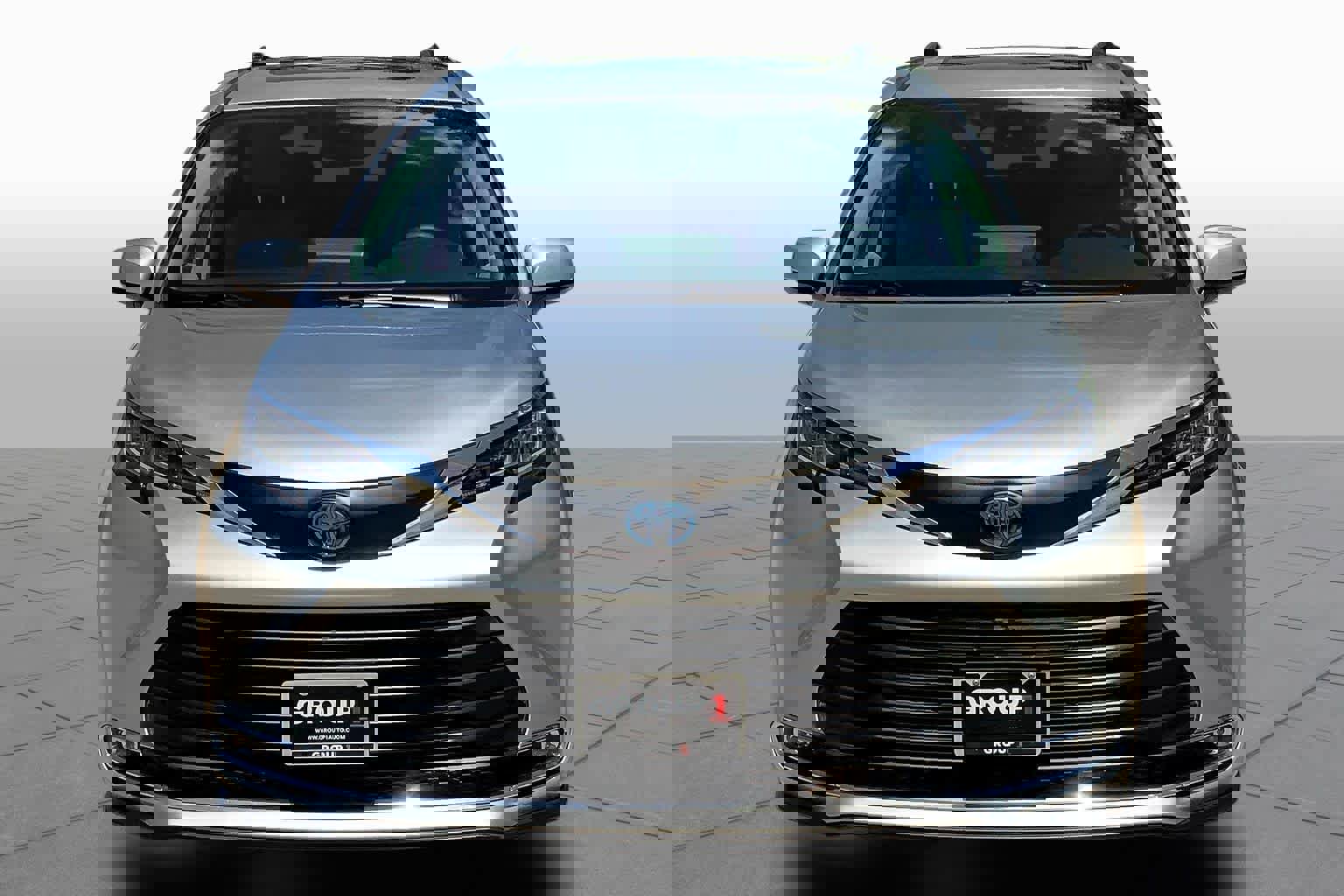 Used 2021 Toyota Sienna XLE image 4