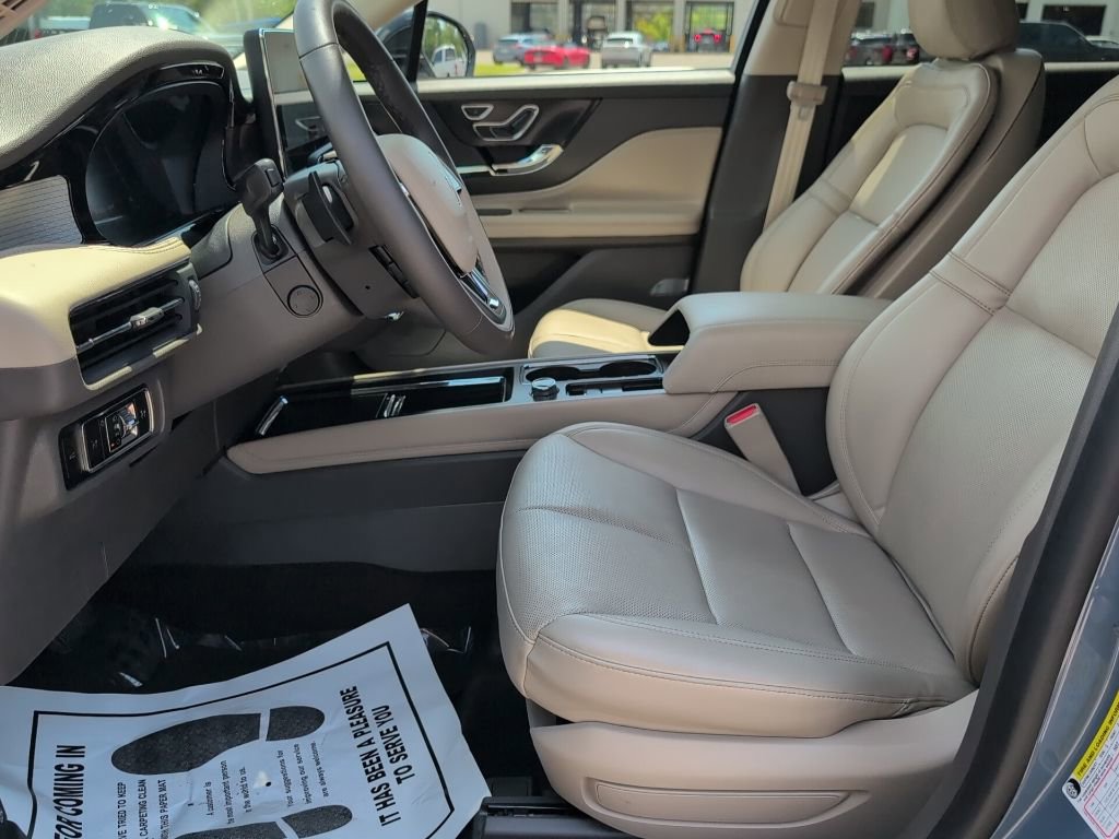 Used 2023 Lincoln Corsair FWD w/ Equipment Group 101A image 8