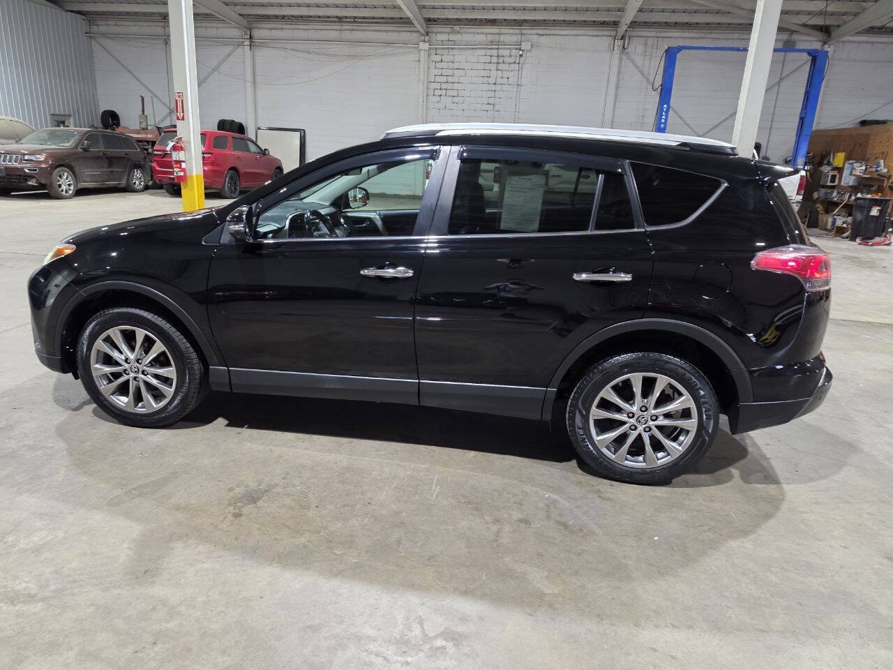 Used 2016 Toyota RAV4 Limited AWD/4WD image 5