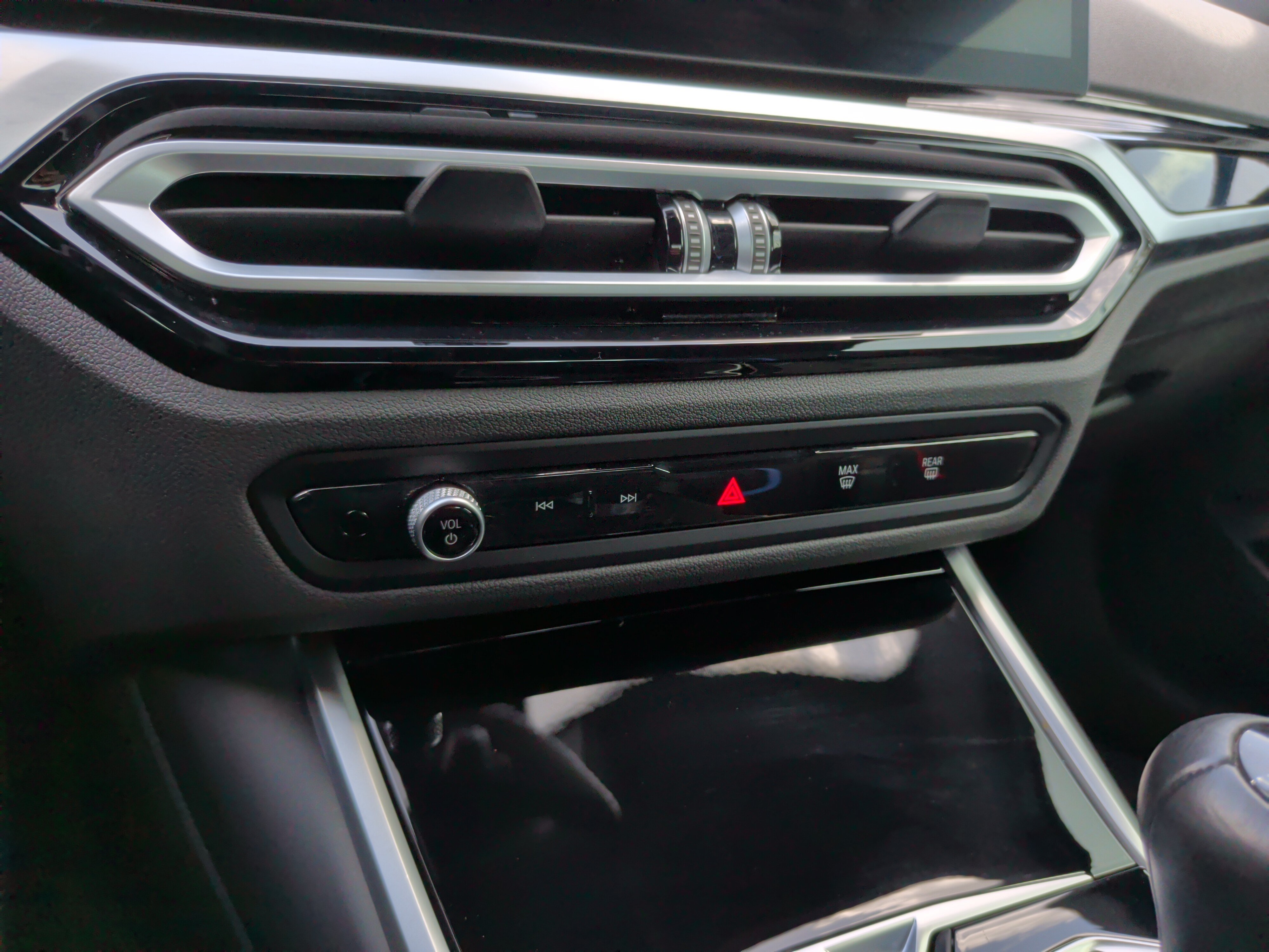 Used 2024 BMW M2 w/ Lighting Package RWD image 19