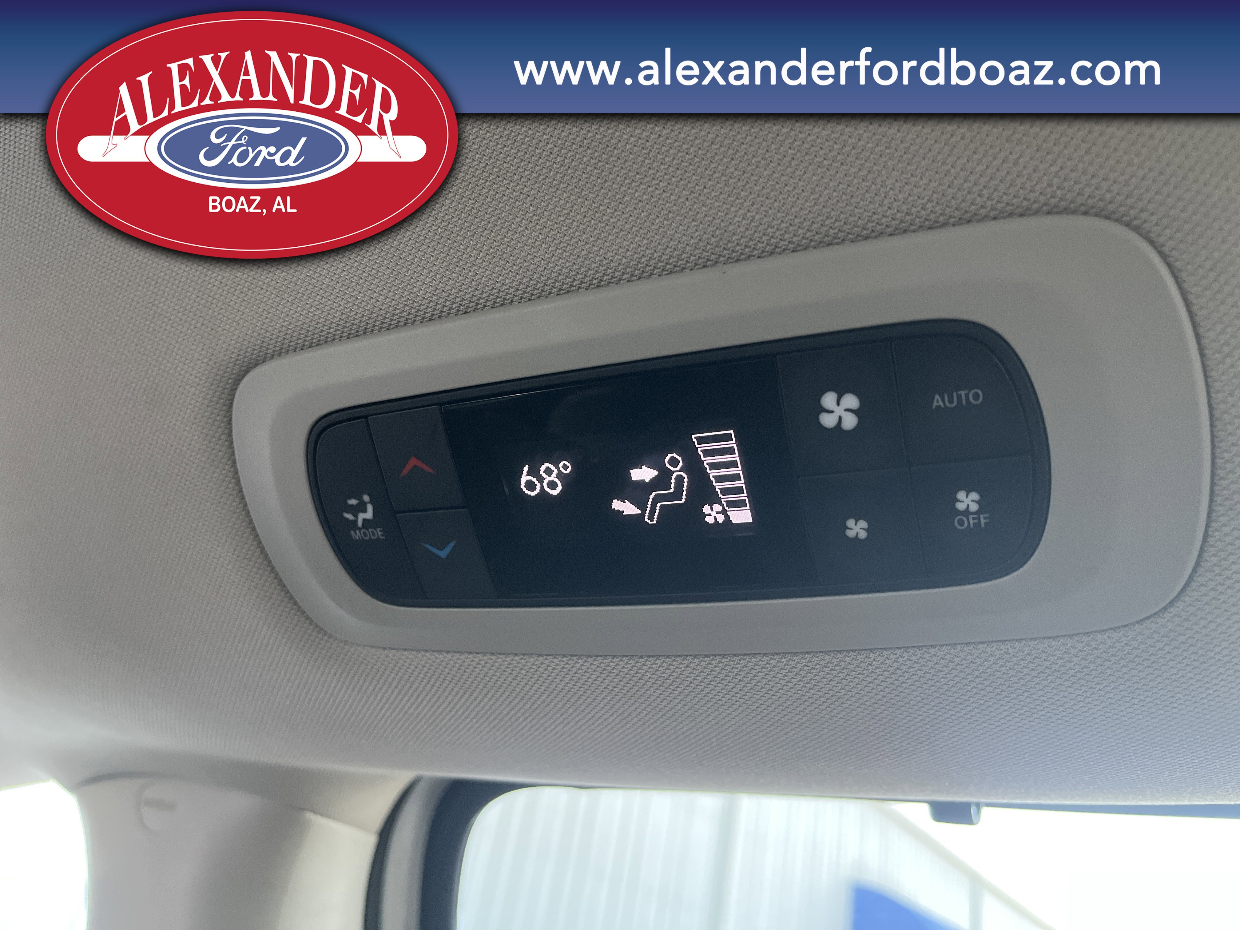 Used 2024 Chrysler Pacifica Touring-L image 21