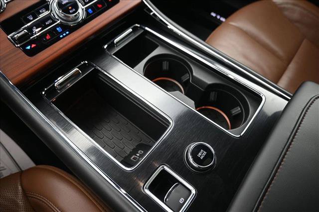 Used 2022 Lincoln Aviator Reserve w/ Equipment Group 201A AWD/4WD image 17