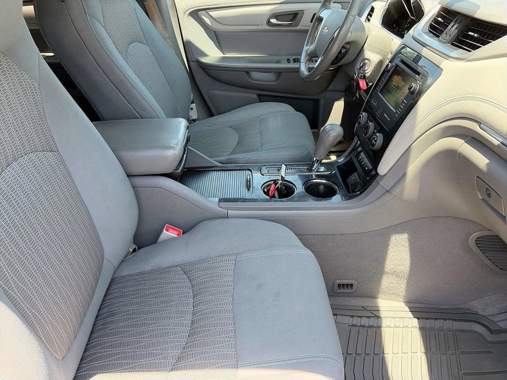 Used 2016 Chevrolet Traverse LT w/ Style and Technology Package AWD/4WD image 9