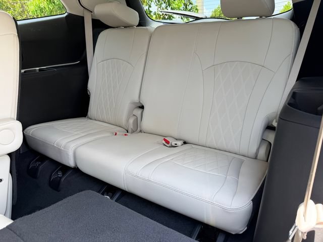 Used 2024 Buick Enclave Avenir w/ Avenir Technology Package AWD/4WD image 13