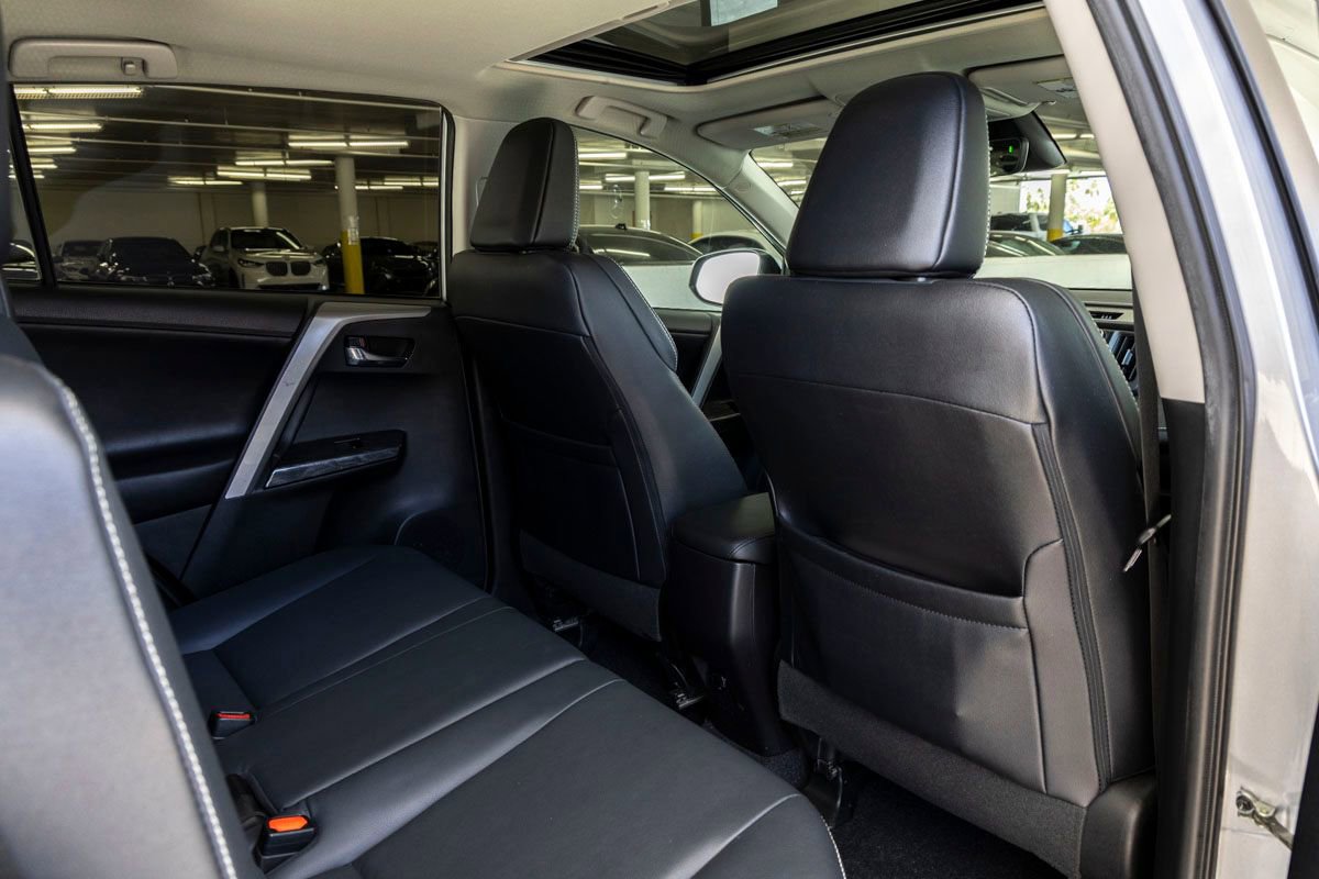 Used 2017 Toyota RAV4 Platinum FWD image 20