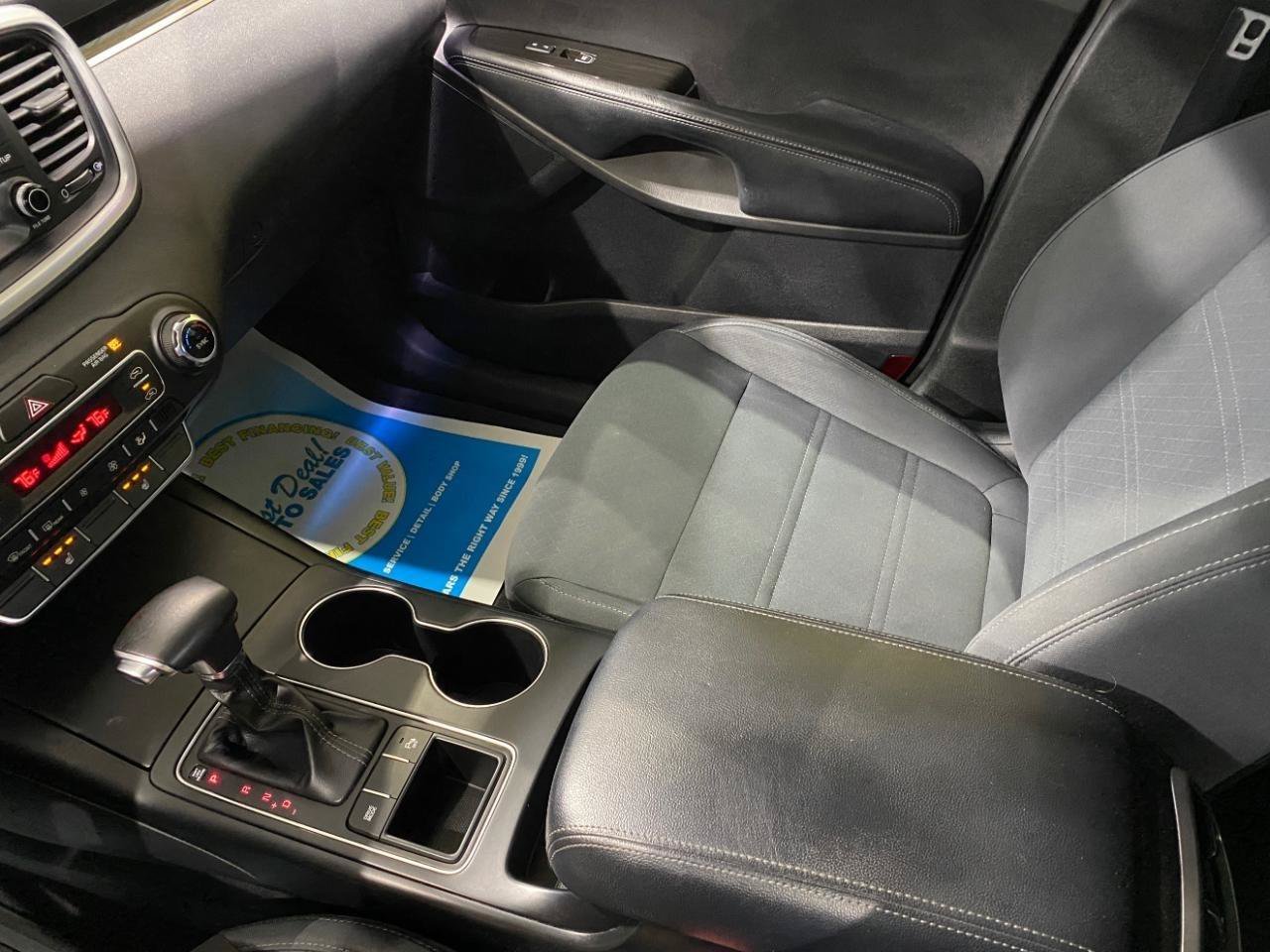 Used 2019 Kia Sorento FWD w/ LX Convenience Package image 16