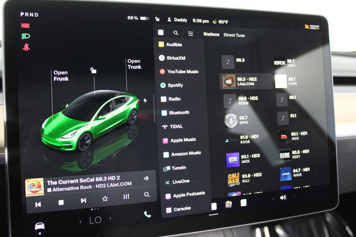Used 2023 Tesla Model 3 Standard Range image 21