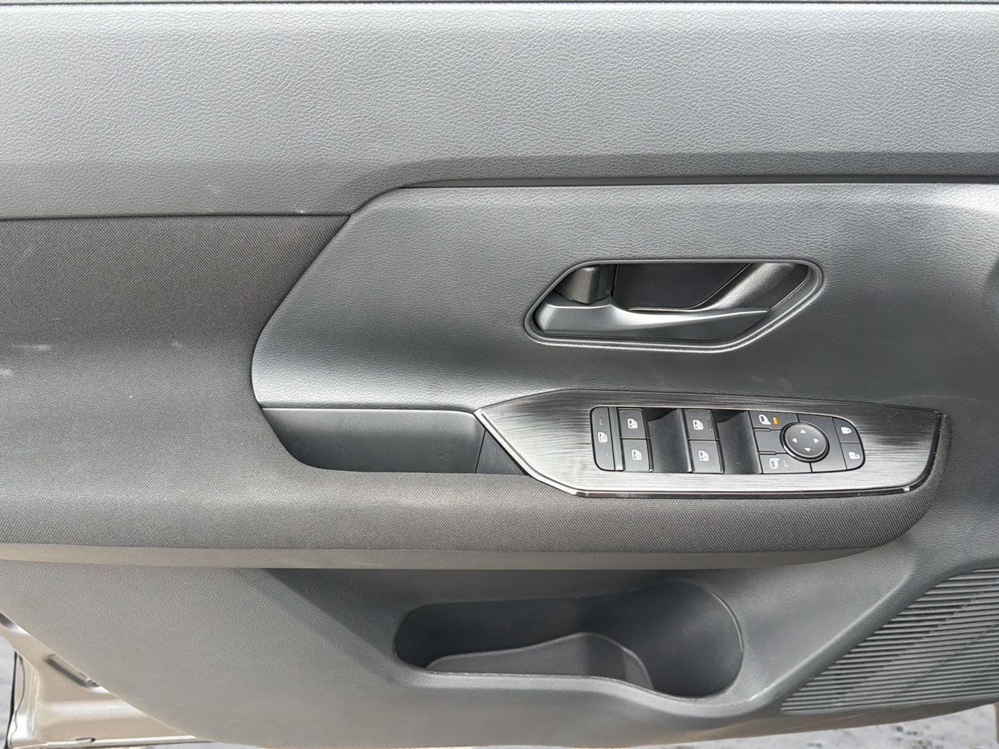 New 2027 Nissan Kicks S FWD image 8