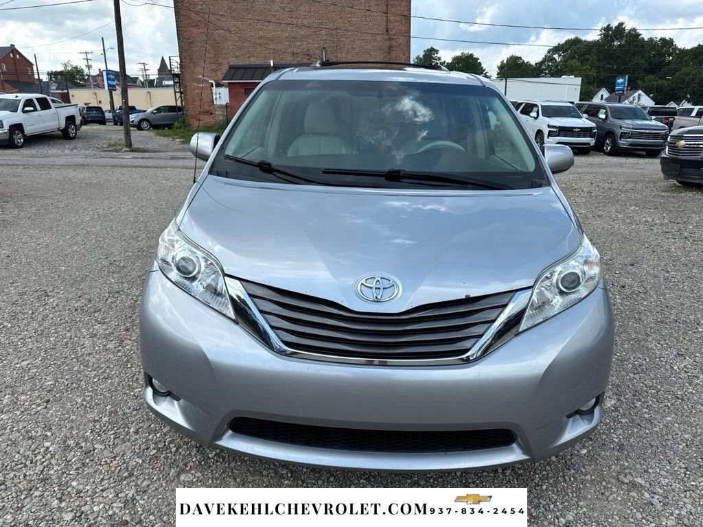 Used 2014 Toyota Sienna XLE w/ Entertainment Package FWD image 8