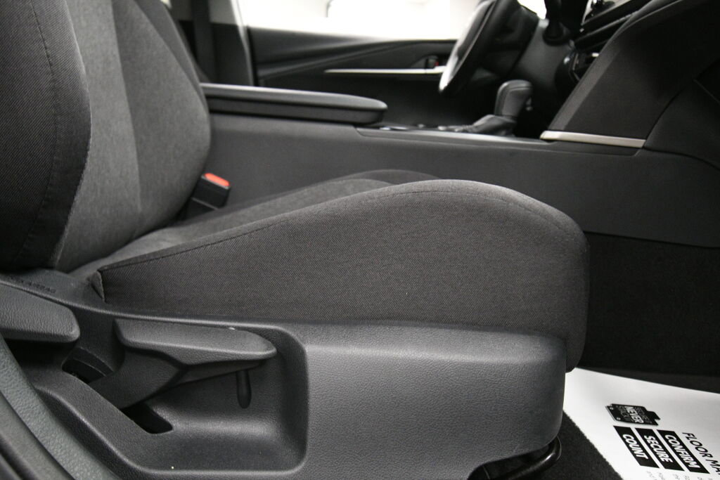 Certified 2025 Toyota Camry LE image 25