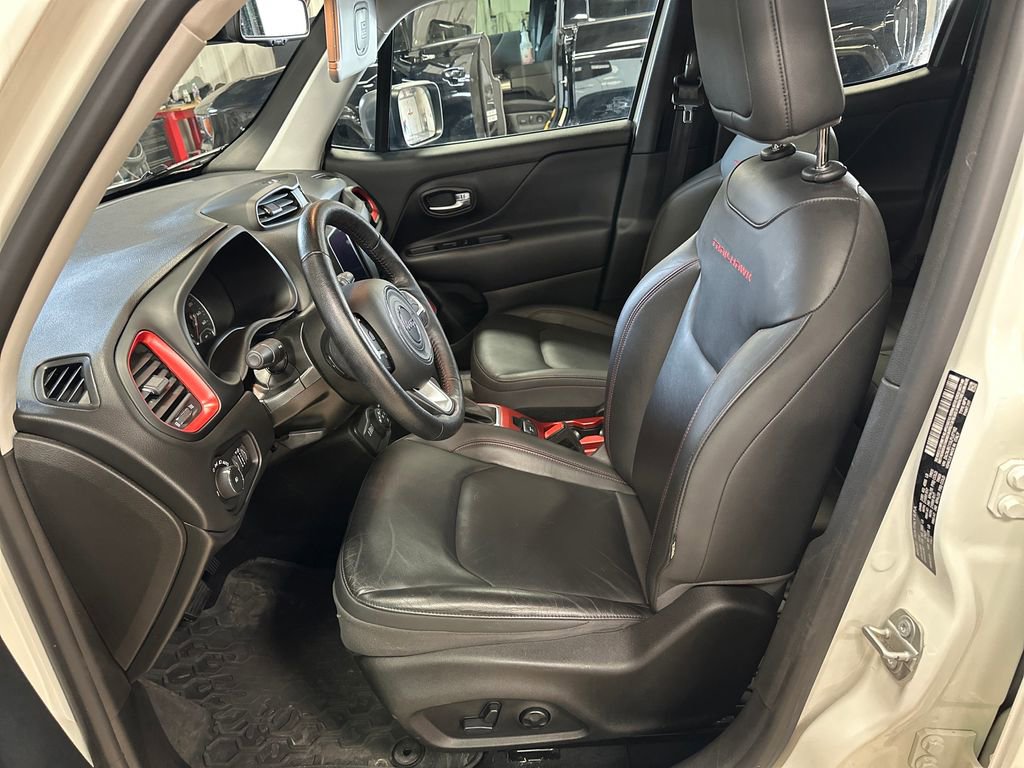 Used 2020 Jeep Renegade Trailhawk w/ Premium Leather Group AWD/4WD image 15
