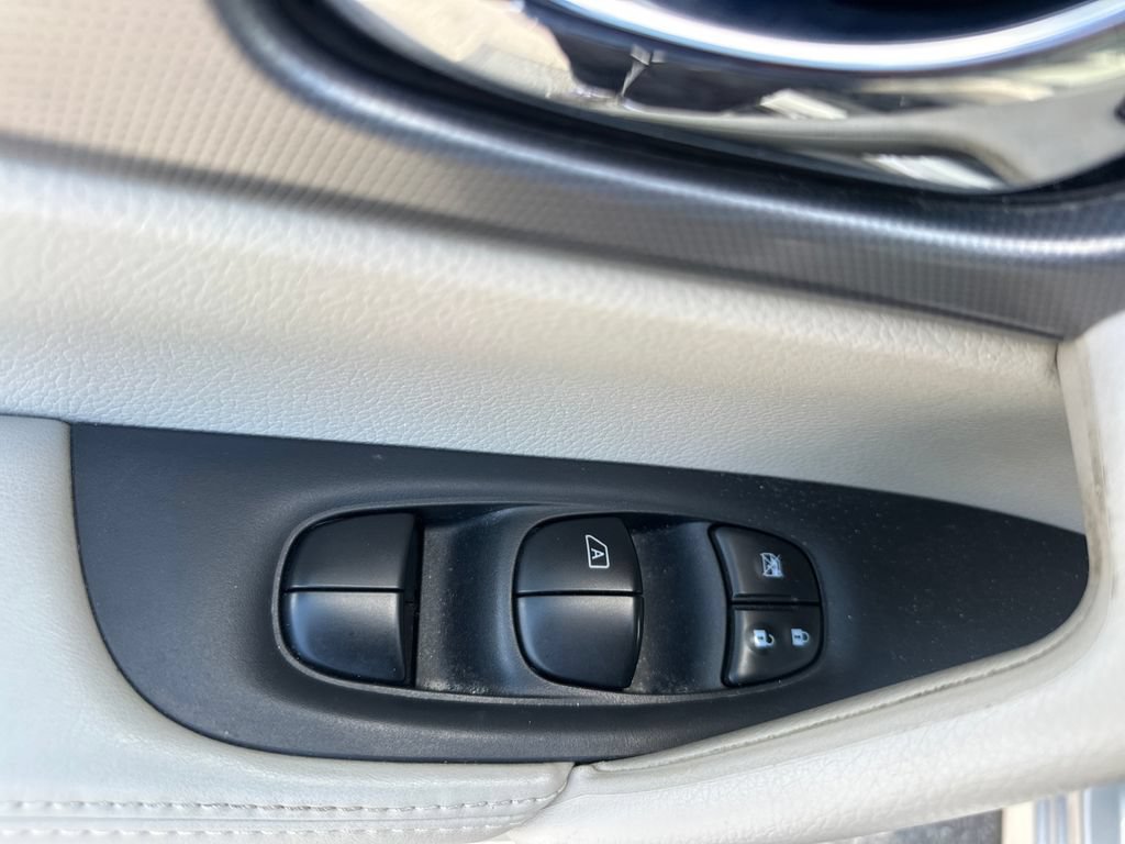 Used 2020 Nissan Rogue Sport SL FWD image 43