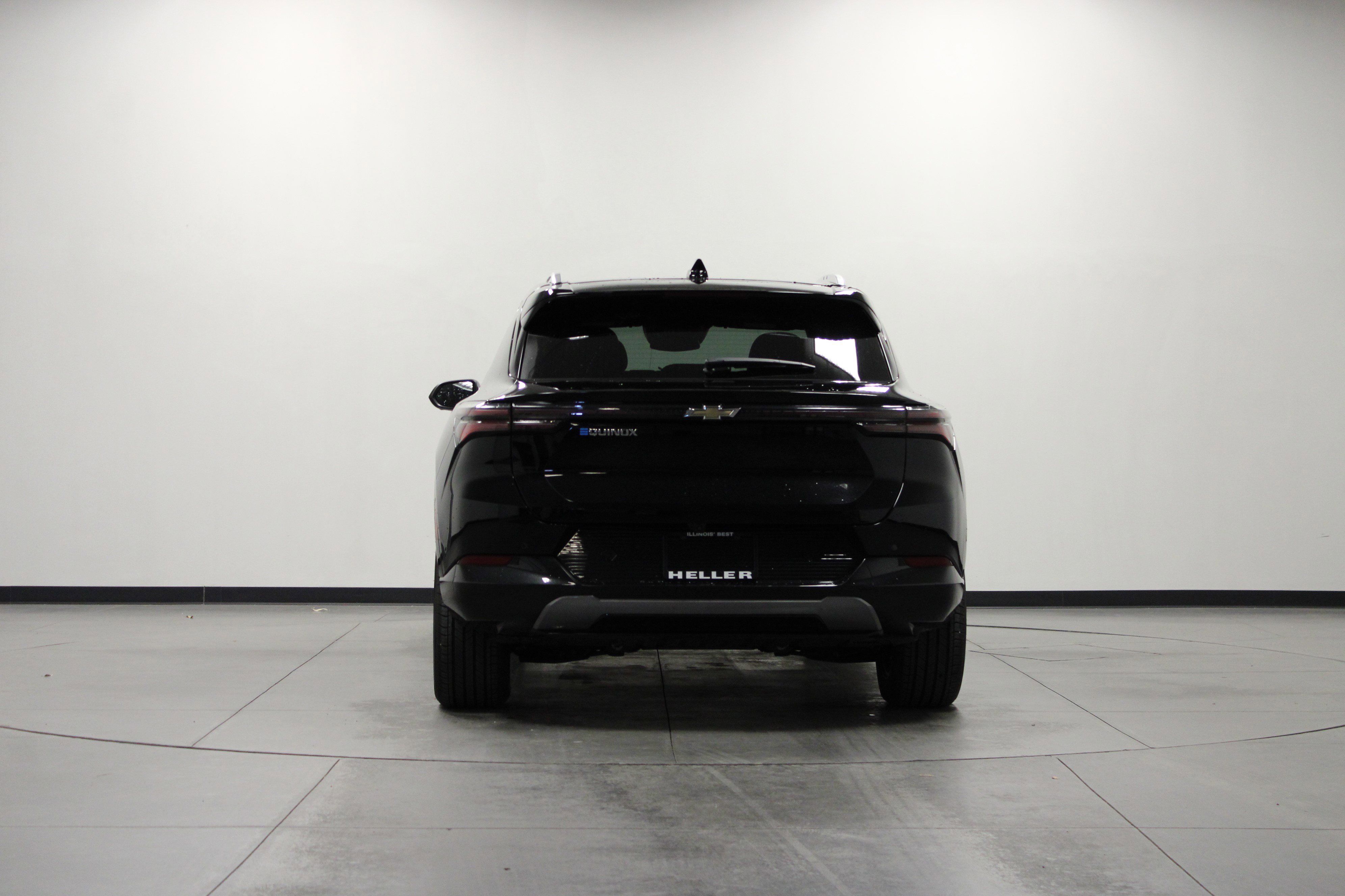 Used 2025 Chevrolet Equinox EV LT w/ Convenience Package image 5