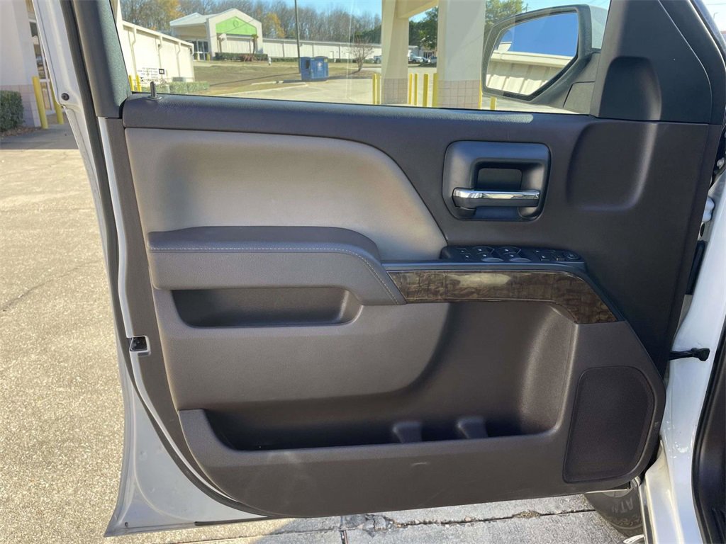 Used 2018 Chevrolet Silverado 1500 LT w/ All Star Edition image 15