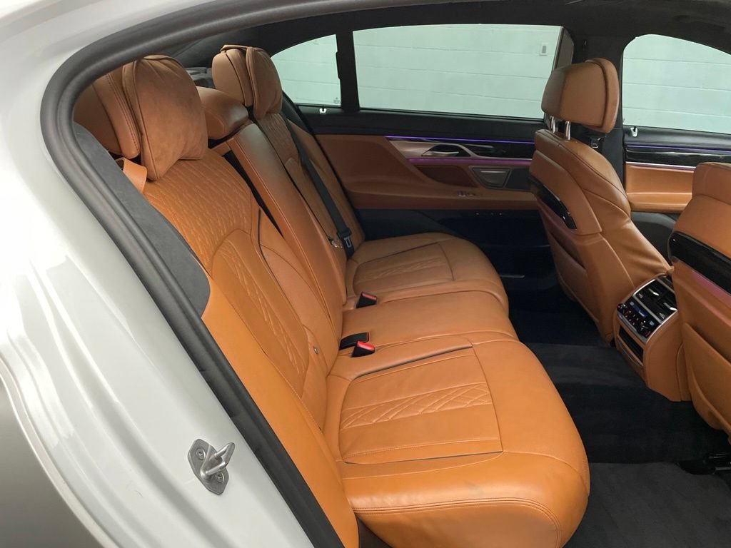 Used 2022 BMW 750i xDrive w/ Luxury Rear Seating Package AWD/4WD image 24