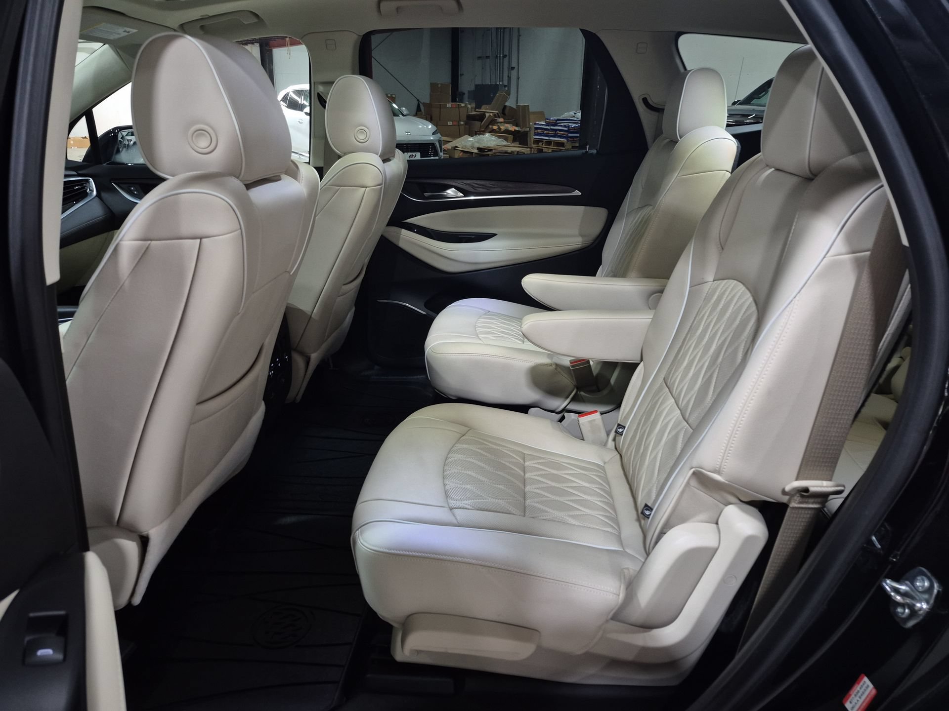 Used 2022 Buick Enclave Avenir w/ Avenir Technology Package AWD/4WD image 27