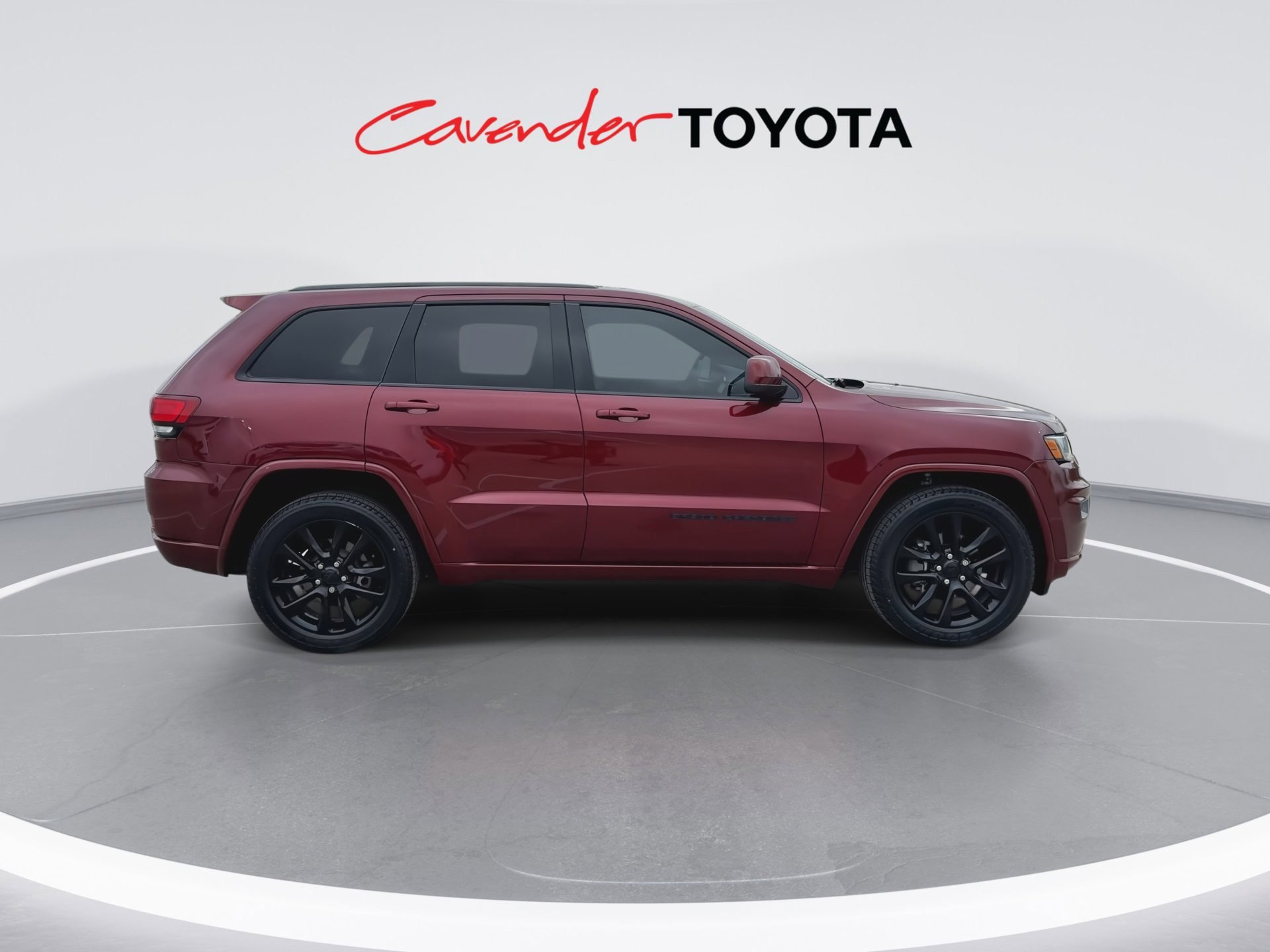 Used 2020 Jeep Grand Cherokee Altitude RWD image 9