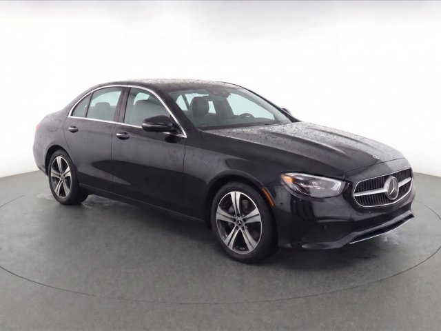 Used 2022 Mercedes-Benz C 300 Sedan image 3