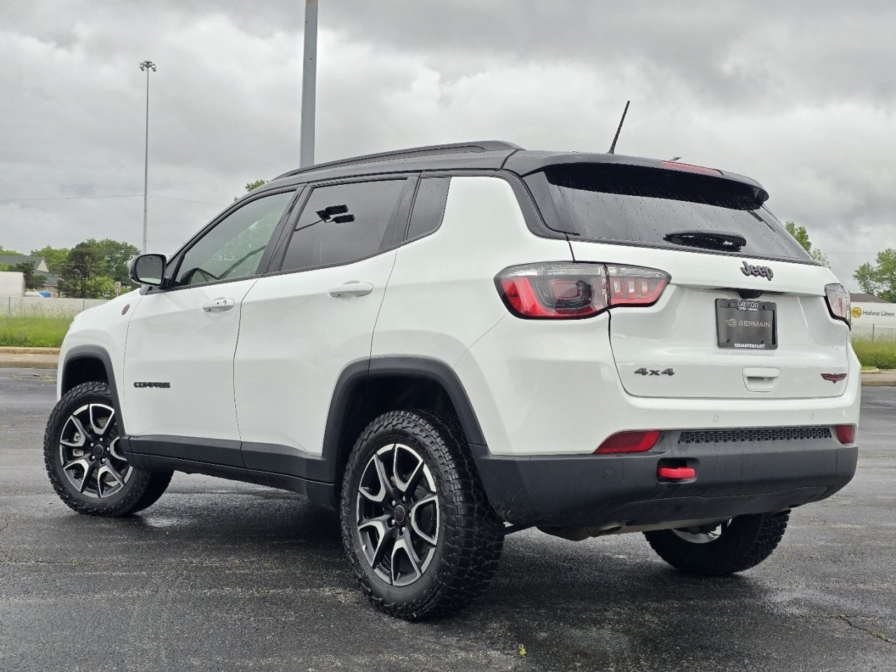 Used 2025 Jeep Compass Trailhawk AWD/4WD image 12