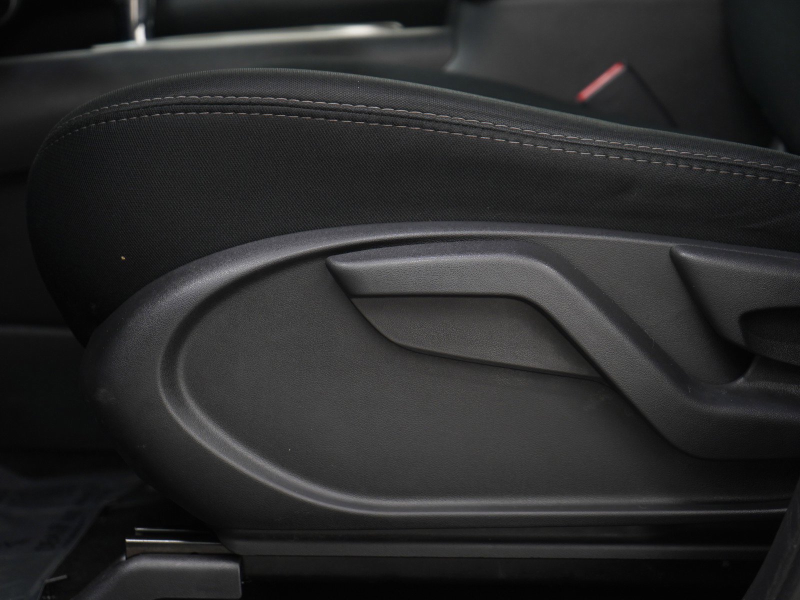 Used 2019 Nissan Pathfinder S image 21