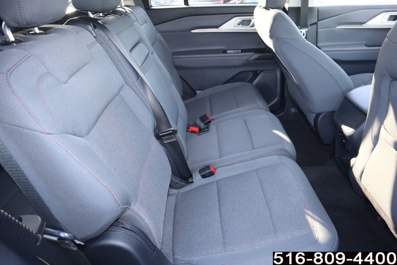 Used 2025 Ford Explorer Active image 27