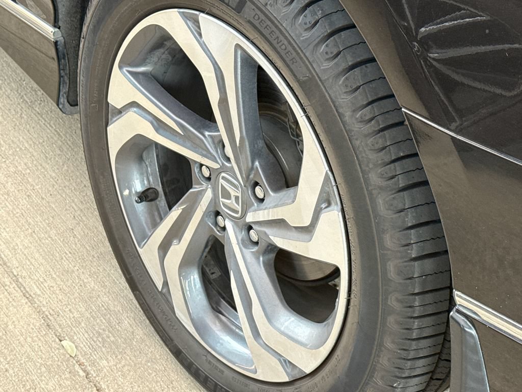 Used 2018 Honda Accord EX image 9