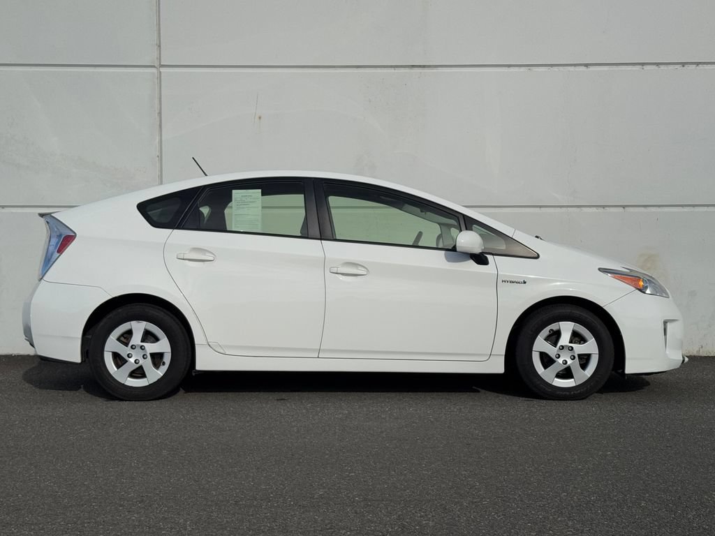 Used 2015 Toyota Prius Two FWD image 6