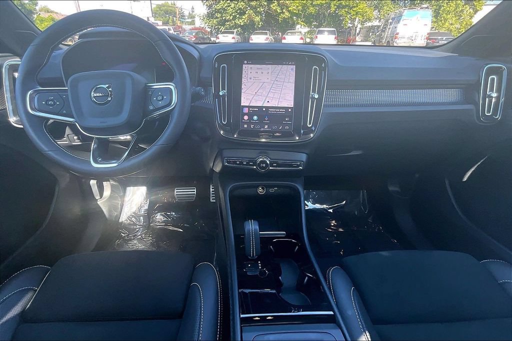 Used 2021 Volvo XC40 P8 Recharge w/ Advanced Package AWD/4WD image 16