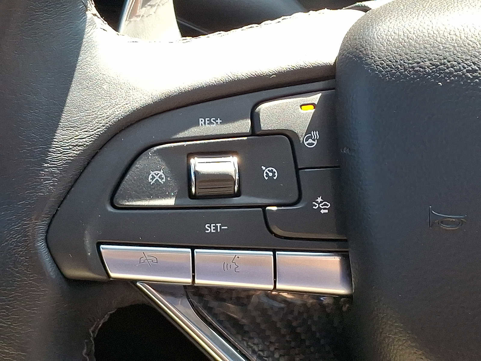 Used 2024 Cadillac XT6 Sport w/ Technology Package image 22