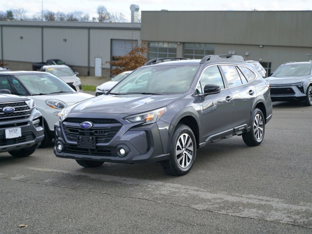 Used 2025 Subaru Outback Premium w/ Popular Package #1A image 9