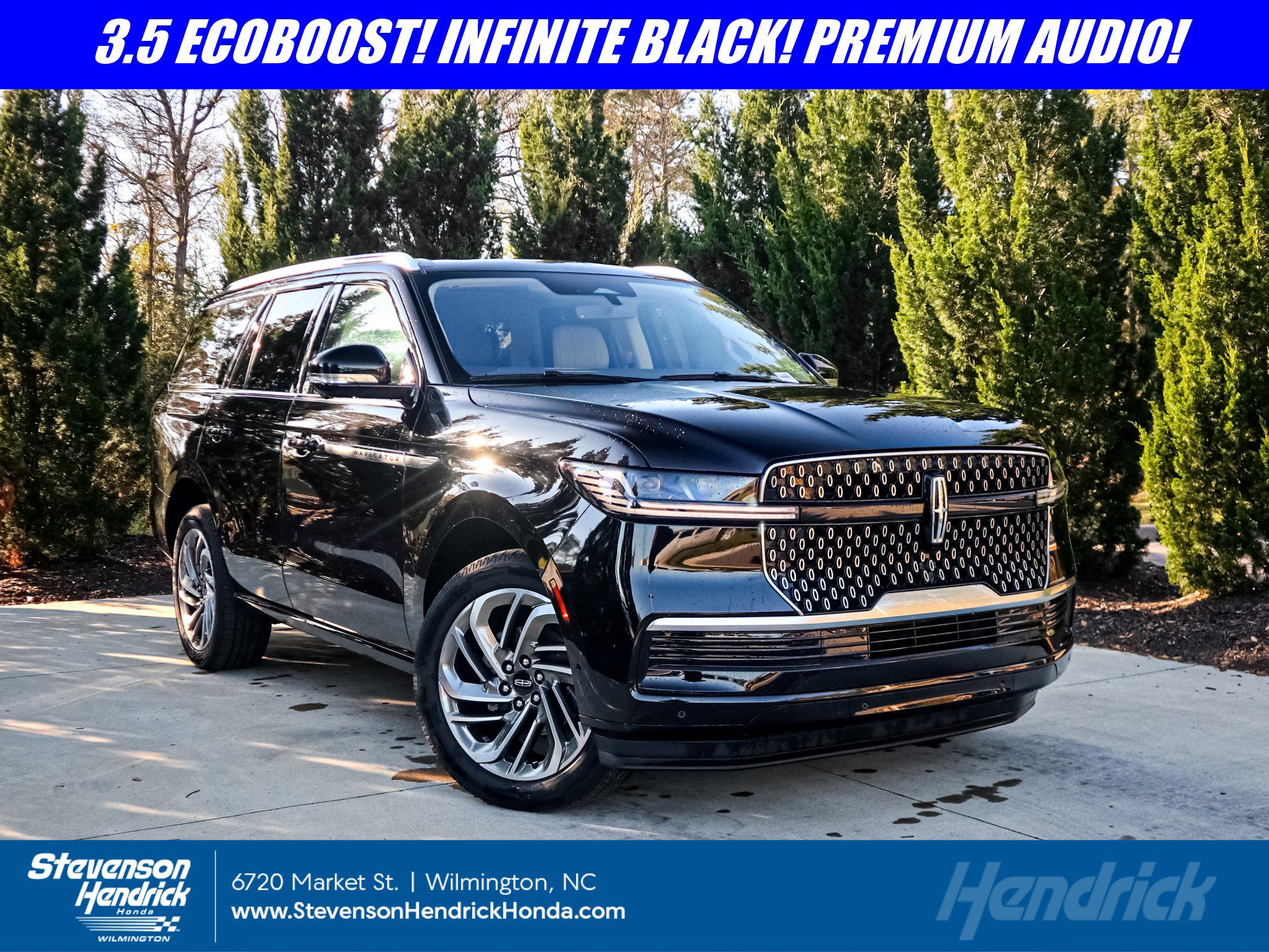 Used 2025 Lincoln Navigator Reserve image 1