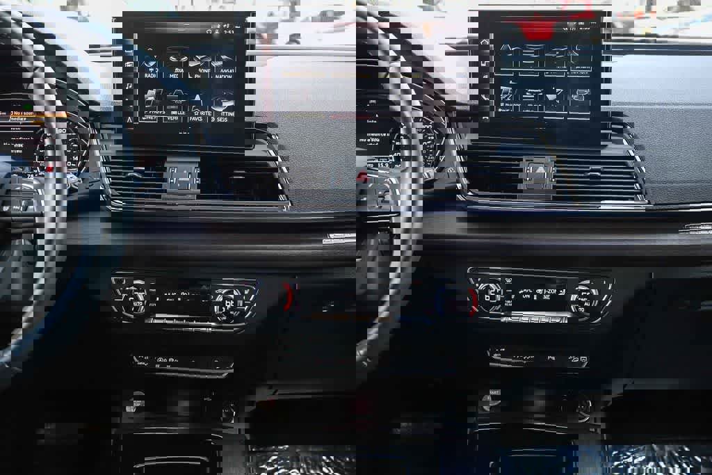 Used 2022 Audi Q5 2.0T Premium w/ Convenience Package image 13