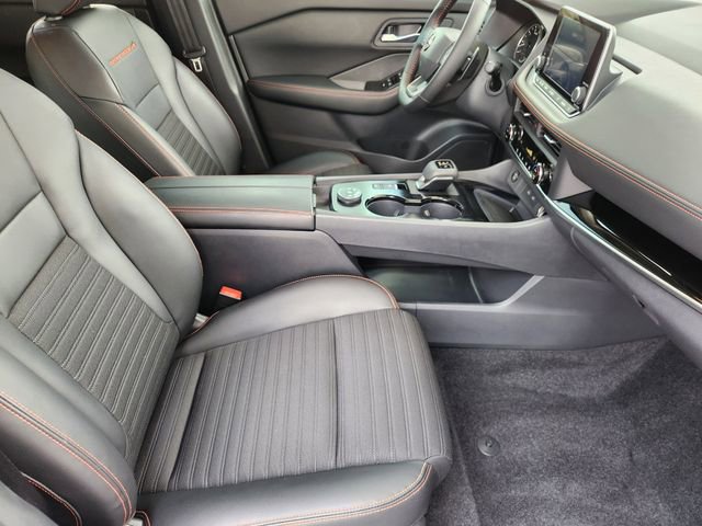 Certified 2025 Nissan Rogue SV image 11